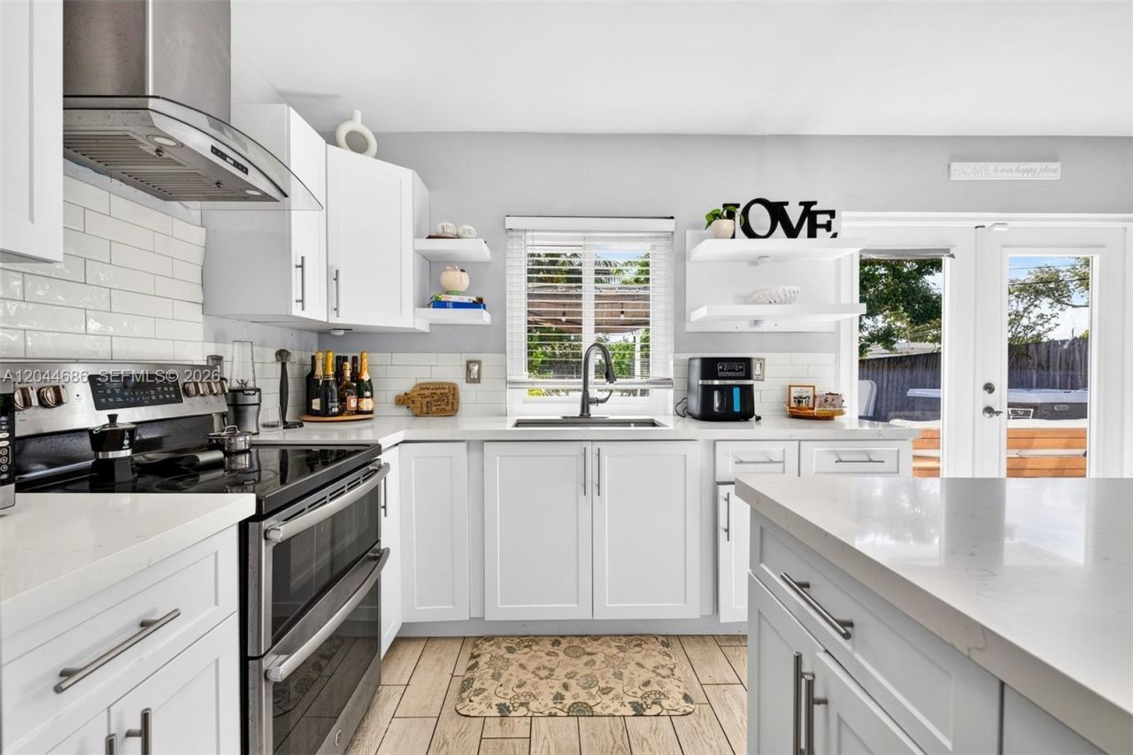 2012 N 31st Rd , Hollywood, FL 33021 Photo