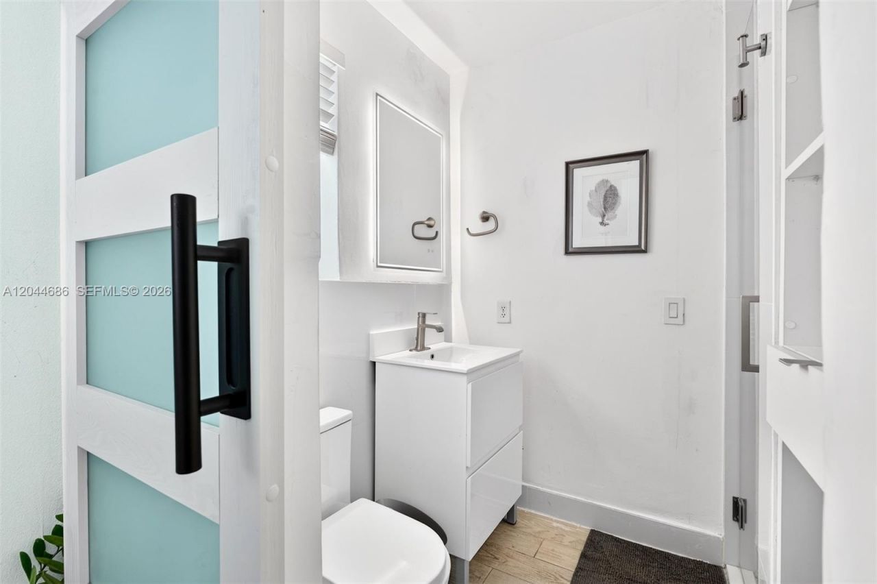 2012 N 31st Rd , Hollywood, FL 33021 Photo