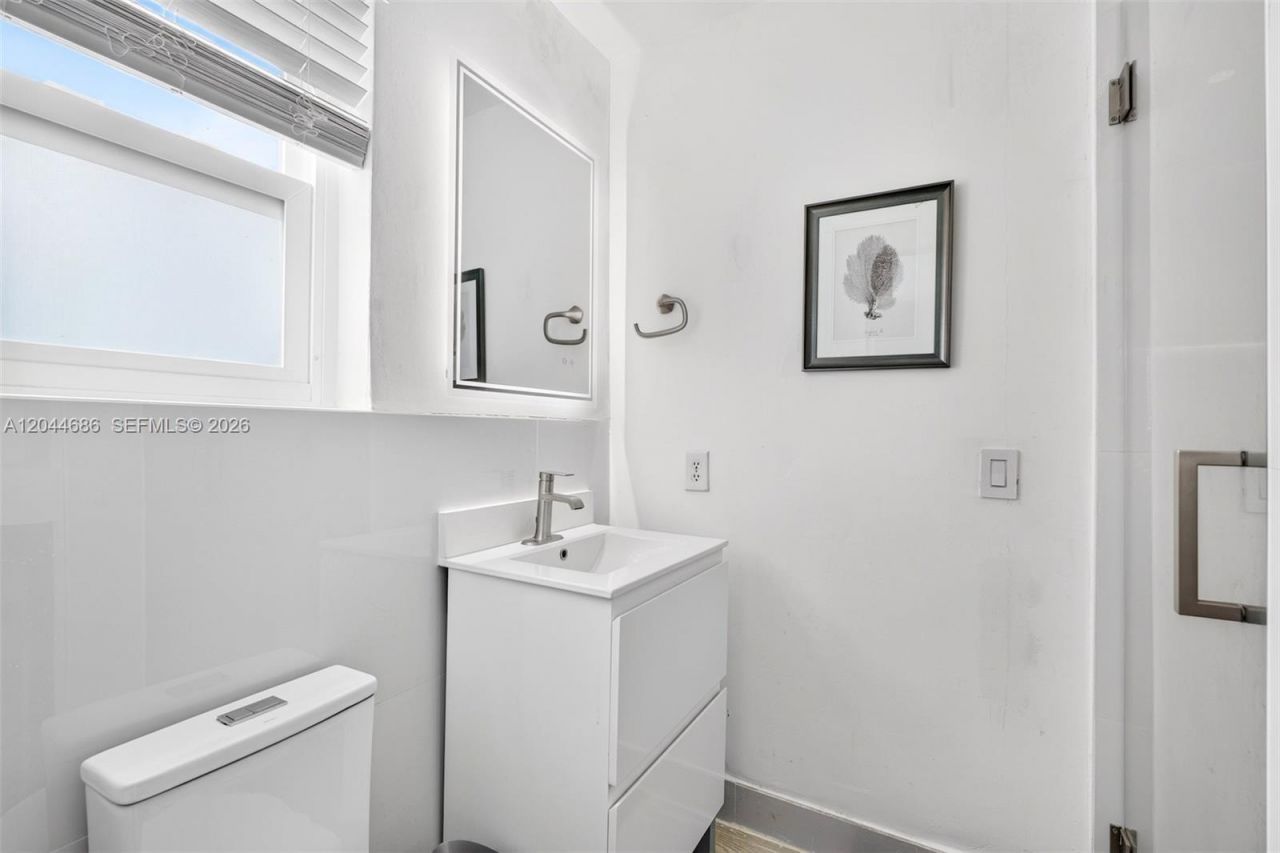 2012 N 31st Rd , Hollywood, FL 33021 Photo