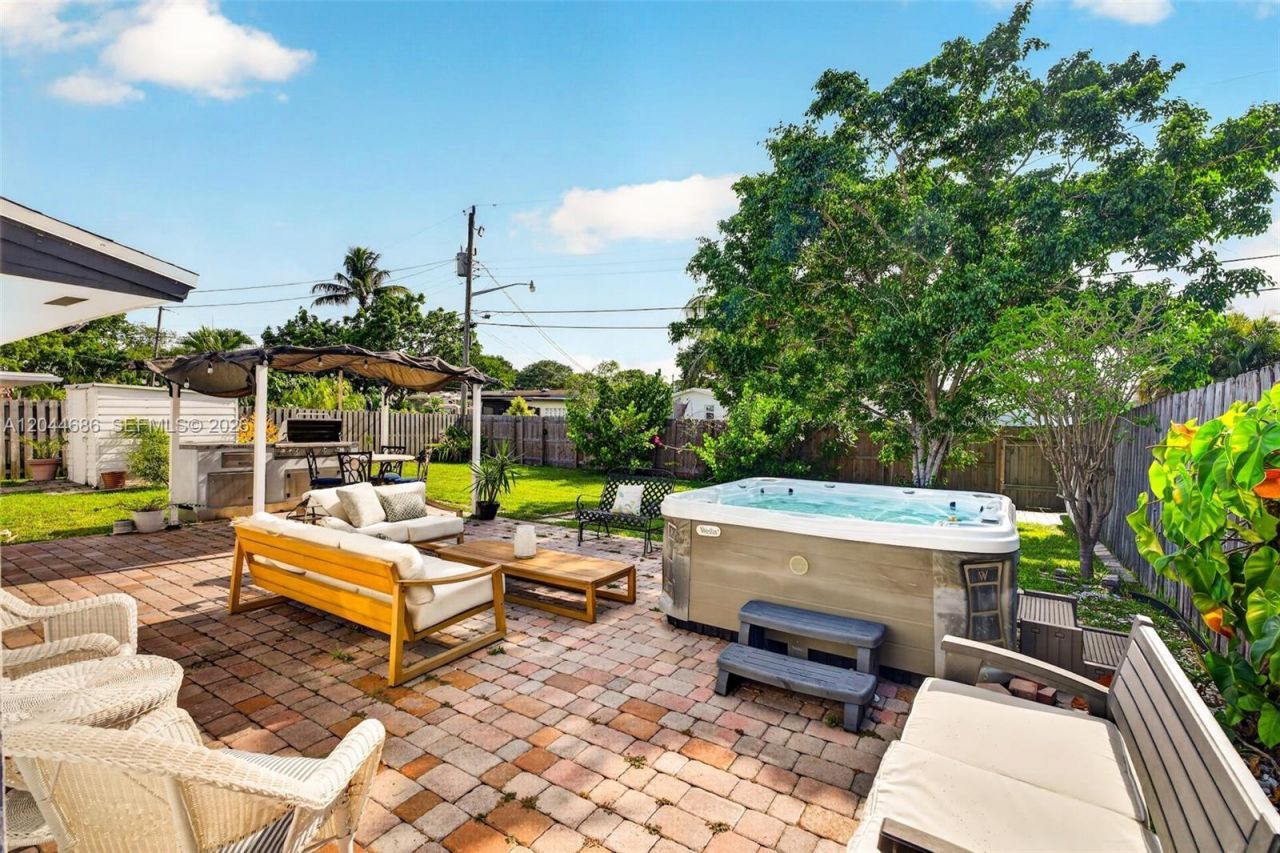 2012 N 31st Rd , Hollywood, FL 33021 Photo