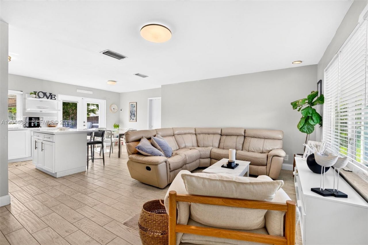 2012 N 31st Rd , Hollywood, FL 33021 Photo
