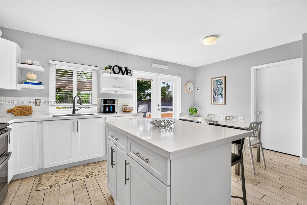 2012 N 31st Rd , Hollywood, FL 33021 Photo