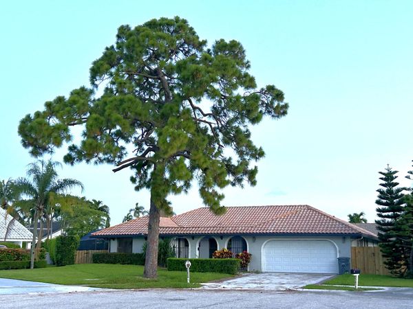 22822 Pinewood Court, Boca Raton, FL 33433