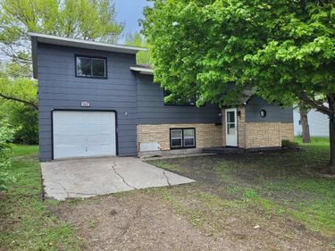 640 Ranchwood Drive, Bird Island, MN 55310