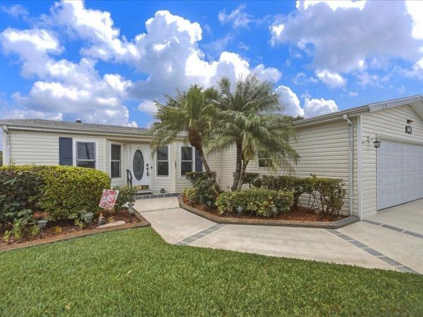 3241 Scarlet Tanager Court, Port St. Lucie, FL 34952