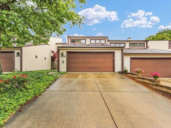 2220 Briar Hill Drive , Unit 2220, Champaign, IL 61822