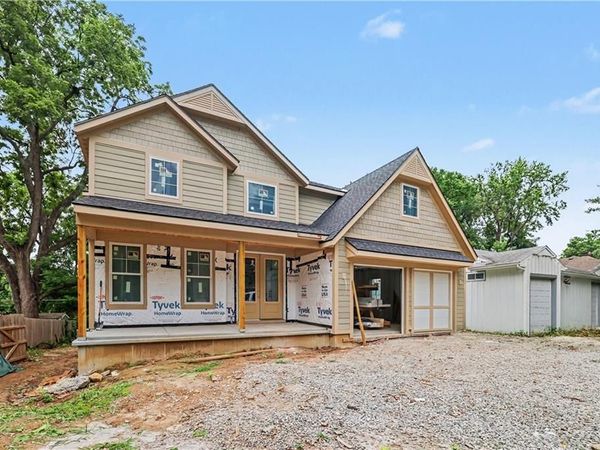 7805 Rosewood Drive, Prairie Village, KS 66208