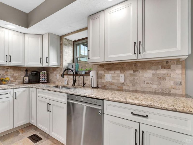 692 Doe Crossing, Centerville, OH 45459 Photo 15