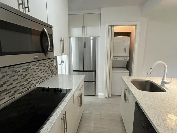 914 NE 15th Avenue, Unit 2, Fort Lauderdale, FL 33304