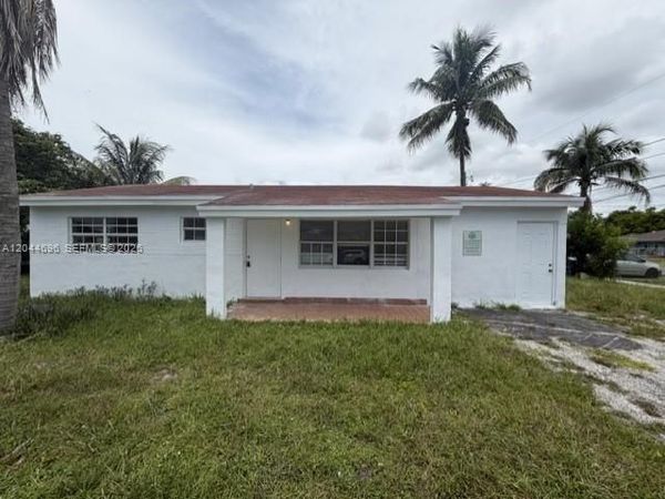 2115 SW 50th Ave , West Park, FL 33023