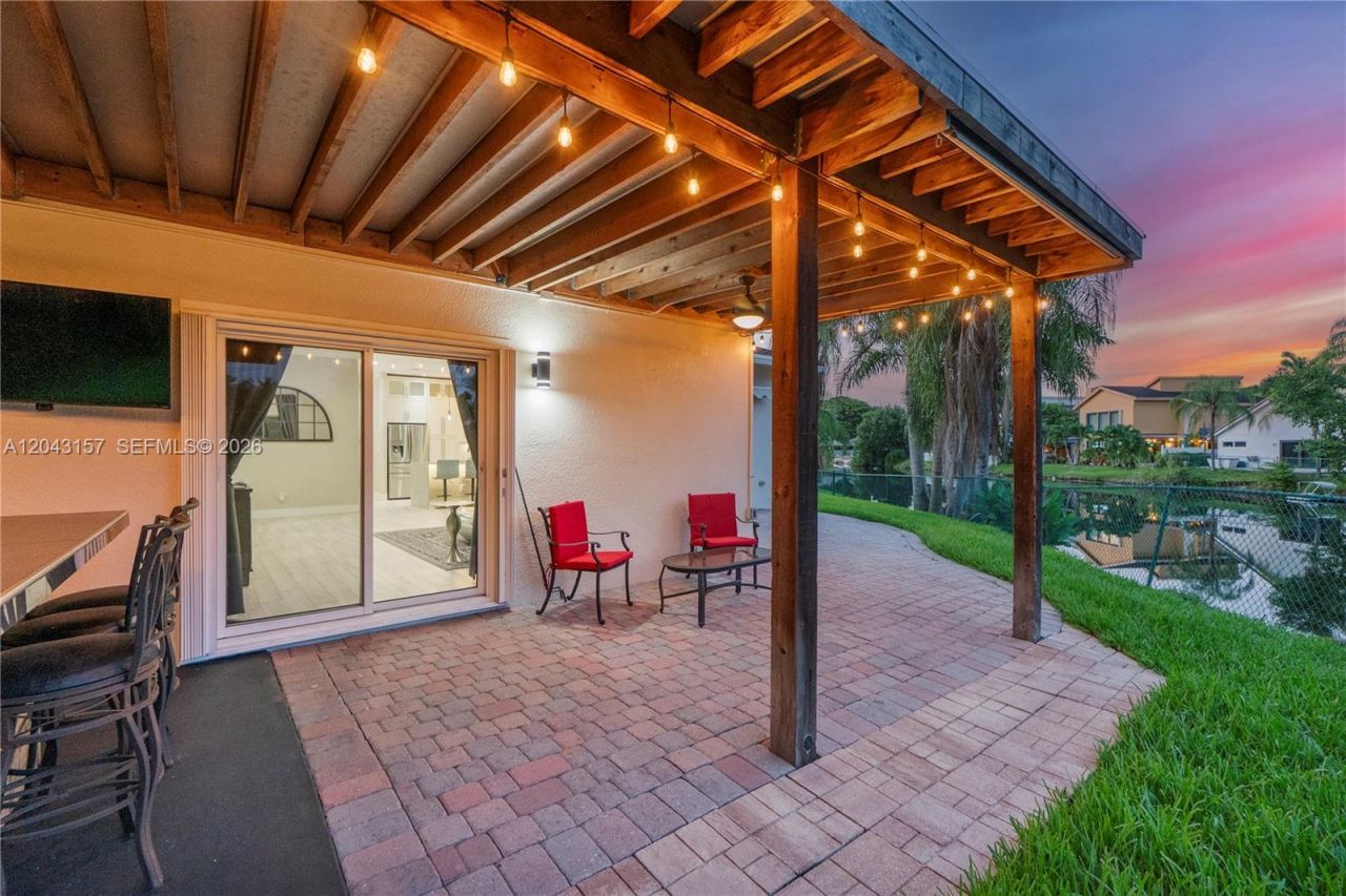 720 S Old Nob Hill Rd, Plantation, FL 33324 Photo