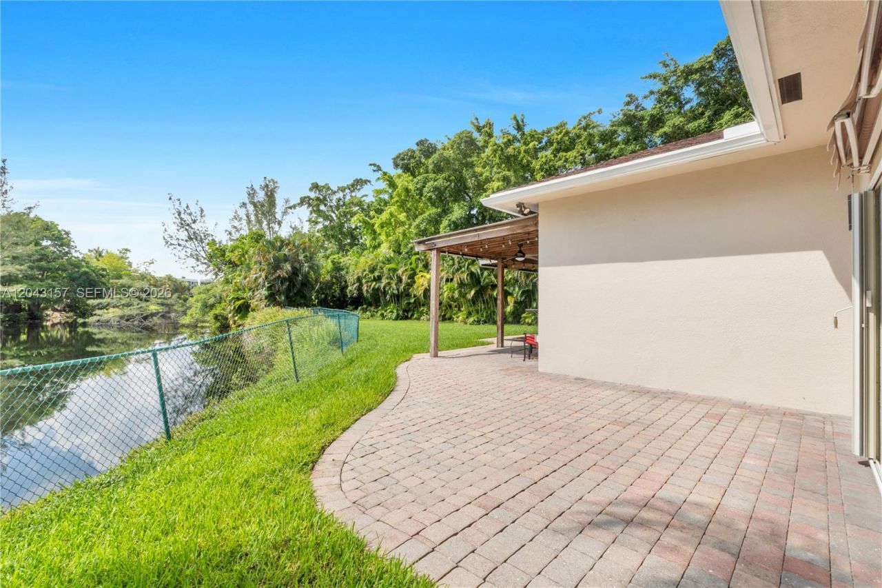 720 S Old Nob Hill Rd , Plantation, FL 33324 Photo