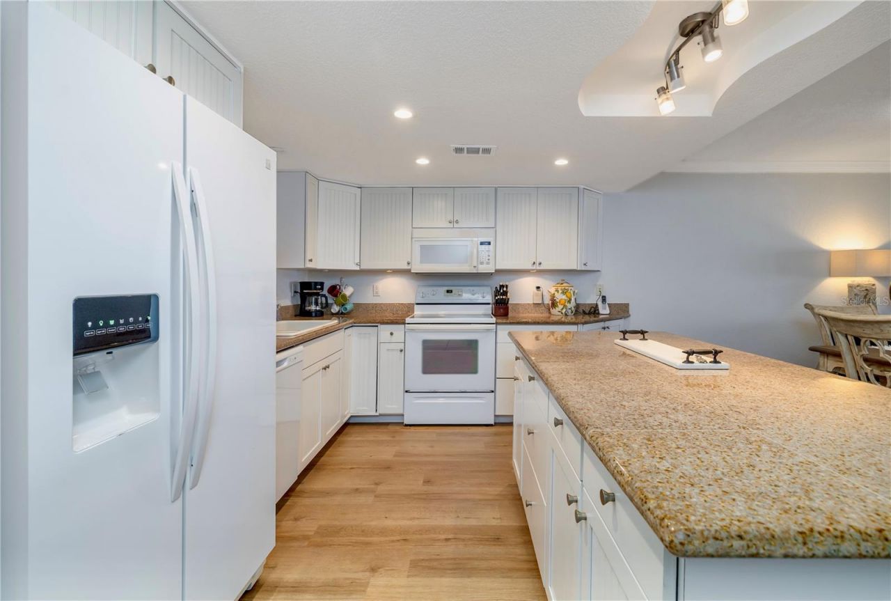 5501 Atlantic, Unit 107, New Smyrna Beach, FL 32169 Photo