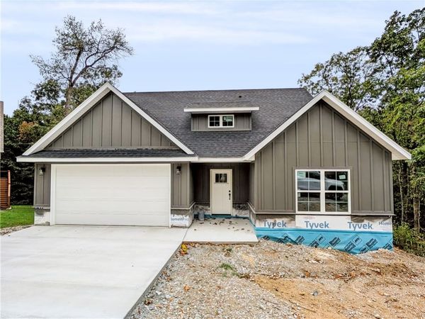 7 Bexhill Circle, Bella Vista, AR 72714