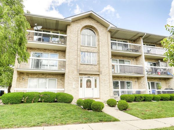 5242 W 79th Street , Unit 2D, Burbank, IL 60459