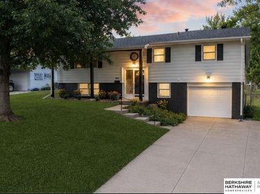 9130 Pauline Street, Omaha, NE 68124