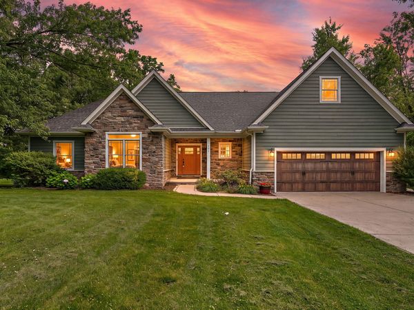 201 Sylvan Court , Valparaiso, IN 46385