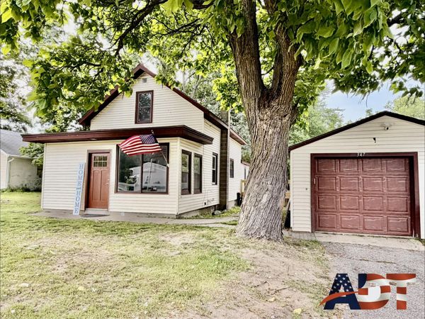 347 6 Mile Road NW, Comstock Park, MI 49321