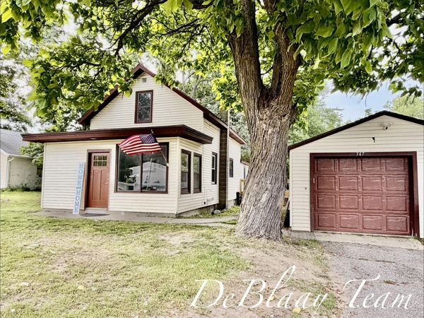 347 6 Mile Road NW, Comstock Park, MI 49321