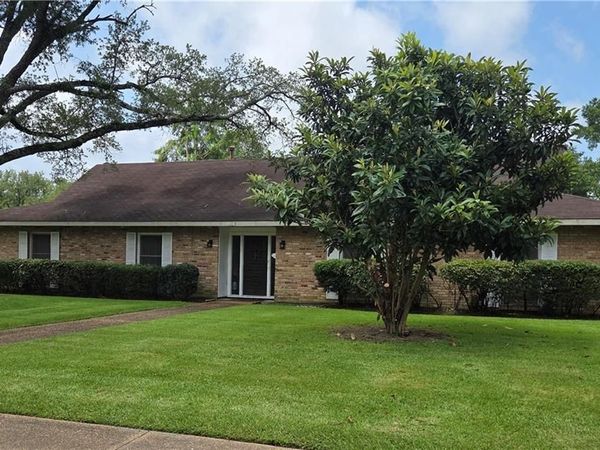 208 RIDGEWOOD Boulevard, Alexandria, LA 71303