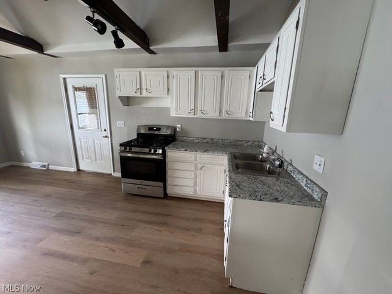 972 NW Southern Boulevard, Warren, OH 44485 Photo 9
