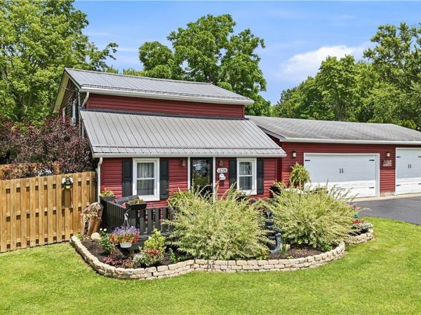 16728 Parkview Avenue , Lake Milton, OH 44429