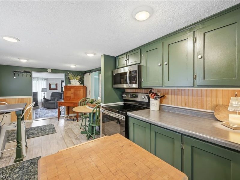 16728 Parkview Avenue, Lake Milton, OH 44429 Photo 10