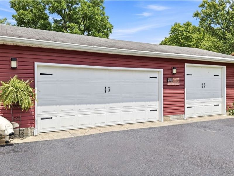 16728 Parkview Avenue, Lake Milton, OH 44429 Photo 3
