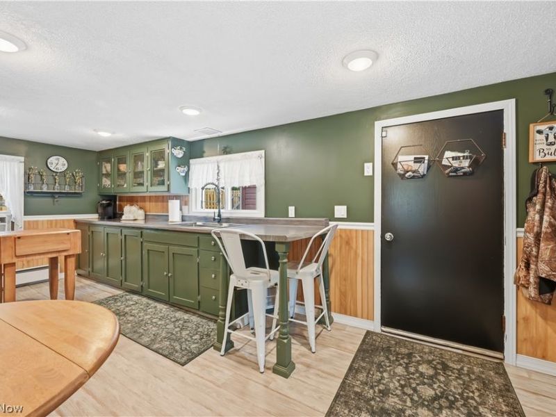 16728 Parkview Avenue, Lake Milton, OH 44429 Photo 7
