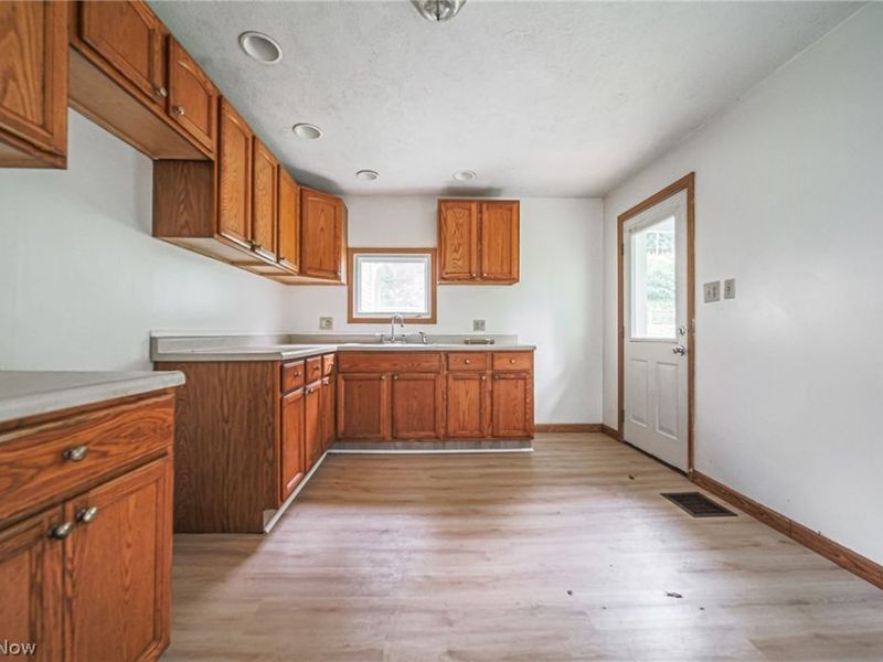 8528 State Route 250 SE, Dennison, OH 44621 Photo 15