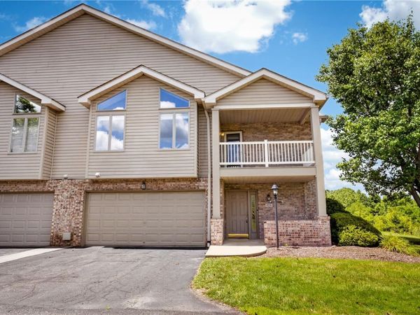 9704 Sundance Dr, Bridgeville, PA 15017