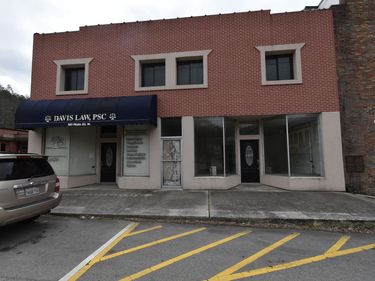 181 181 Main St N Street, McKee, KY 40447