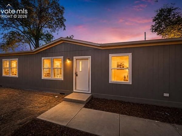 281 E Stewart Drive, Pueblo, CO 81007