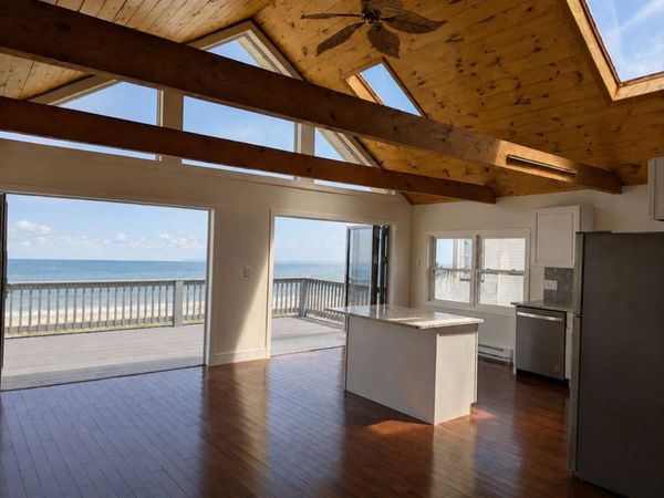 498-500 N End Blvd, Salisbury, MA 01952