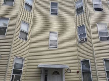 109 Grover St, Springfield, MA 01104