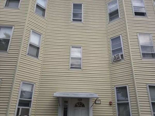 109 Grover St, Springfield, MA 01104