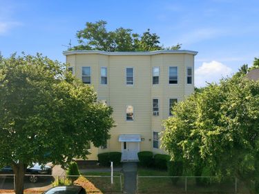 109 Grover St, Springfield, MA 01104