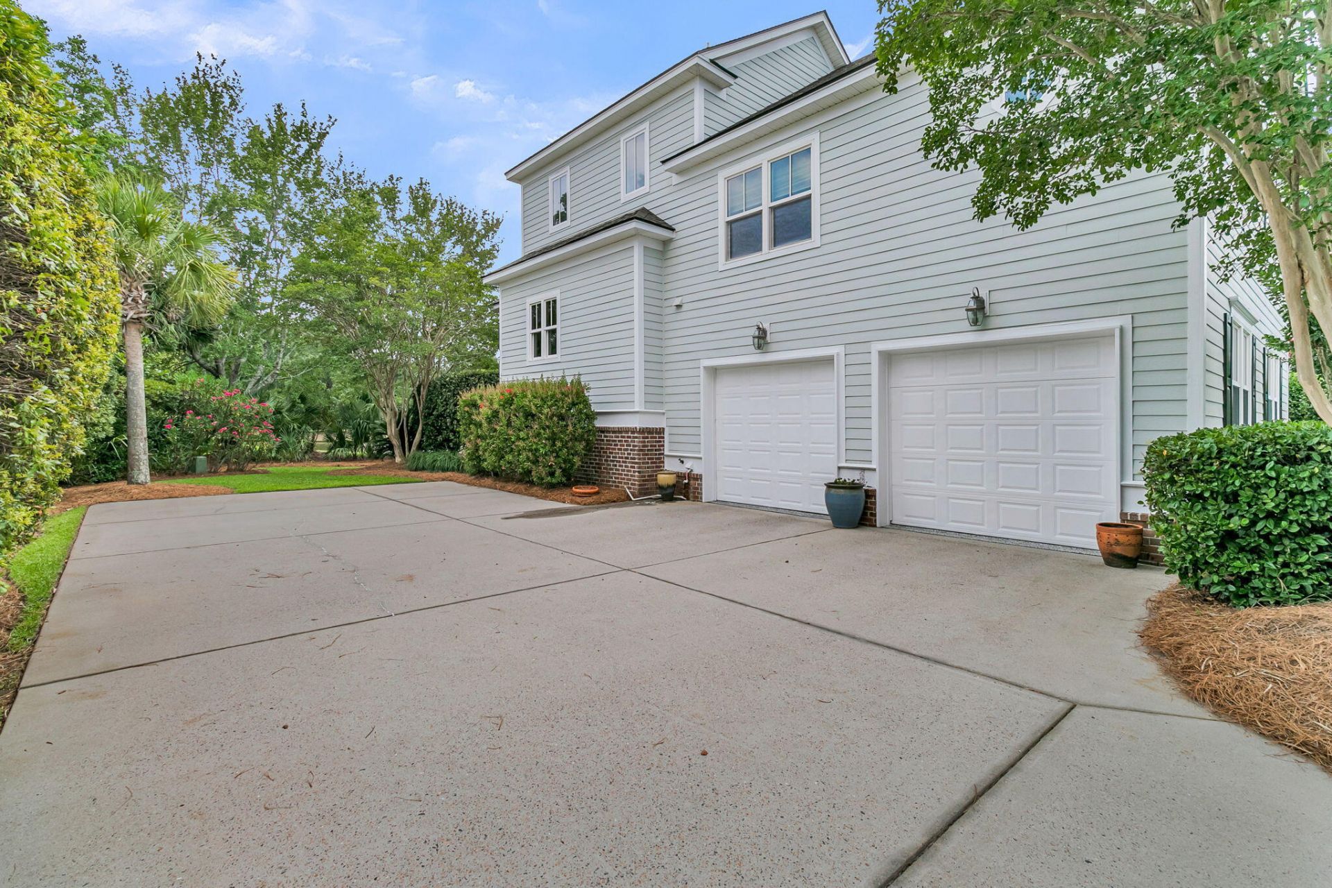 2744 Fountainhead Way Photo 7