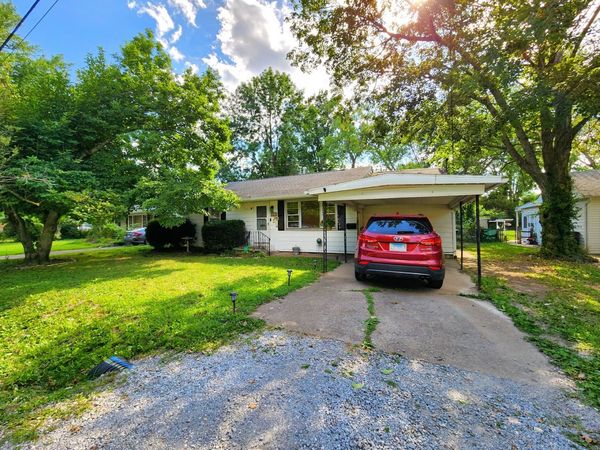 404 N Smith Street , Carbondale, IL 62901