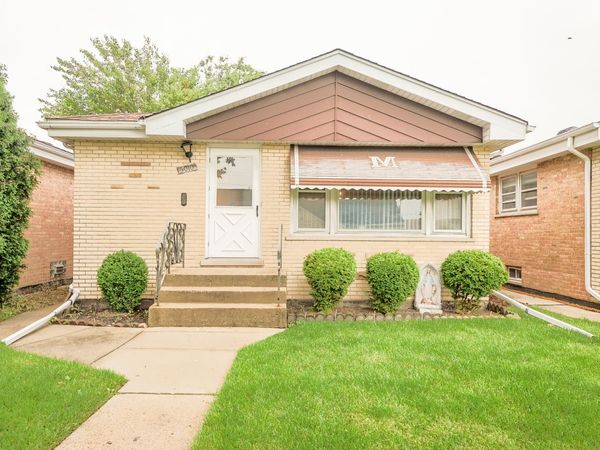 5010 Forster Avenue , Schiller Park, IL 60176