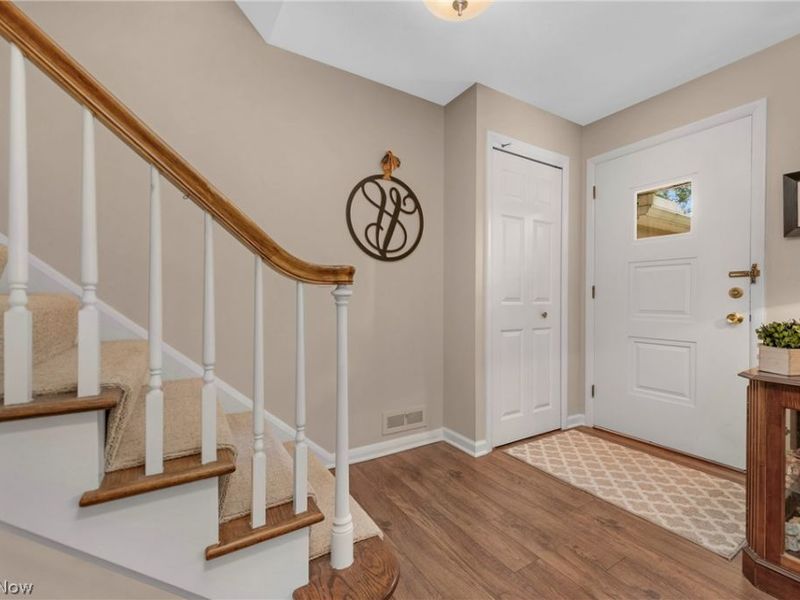 2808 W Asplin Drive, Rocky River, OH 44116 Photo 4