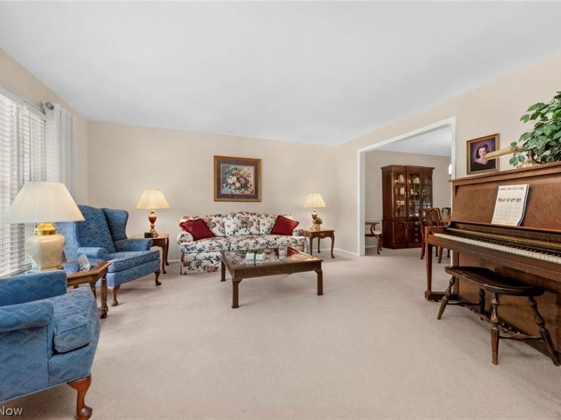2808 W Asplin Drive, Rocky River, OH 44116 Photo 6