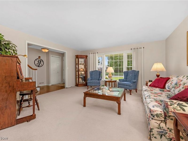 2808 W Asplin Drive, Rocky River, OH 44116 Photo 8