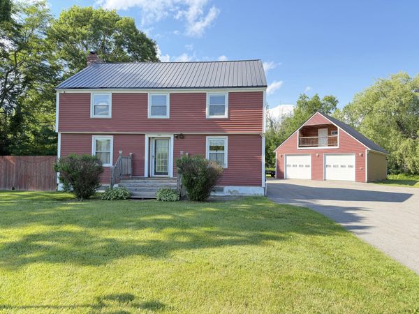 3881 Broadway , Kenduskeag, ME 04450