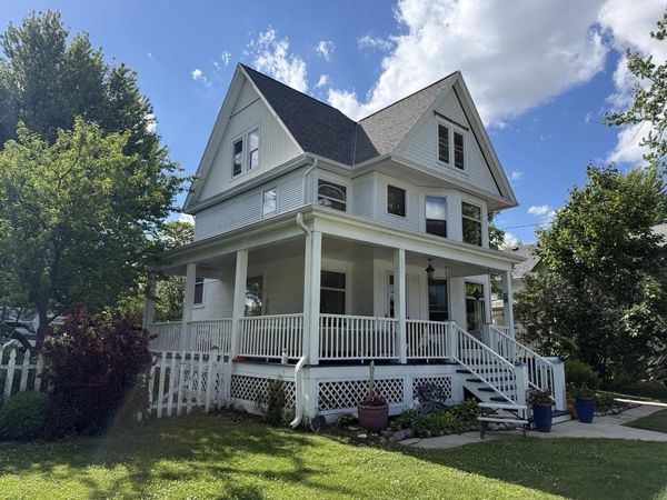 431 N Milwaukee STREET, Port Washington, WI 53074