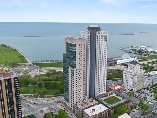 923 E Kilbourn AVENUE, Unit 1803, Milwaukee, WI 53202