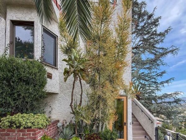 1401 Dartmouth Drive, Glendale, CA 91205