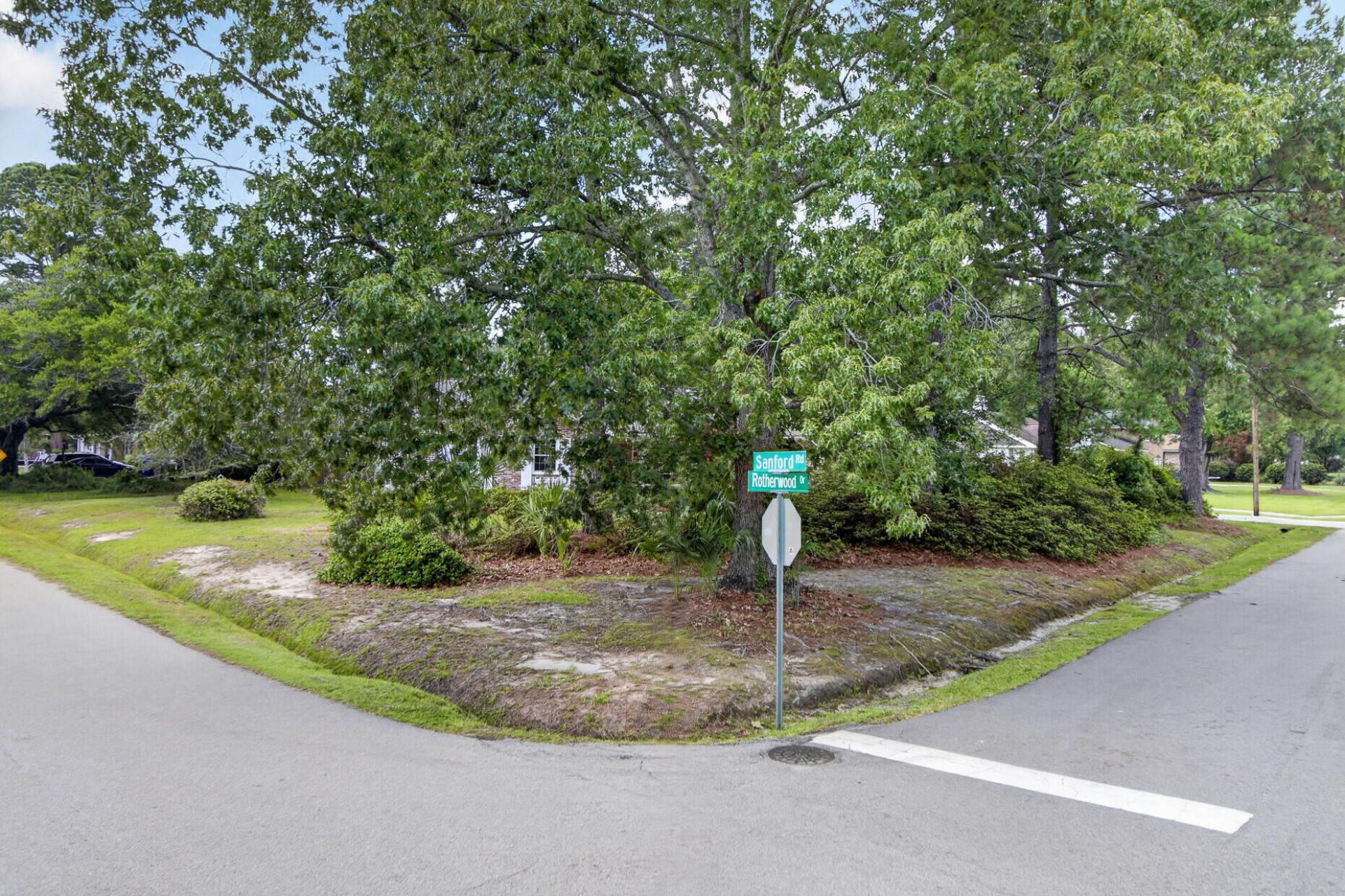 403 Rotherwood Drive Photo 4
