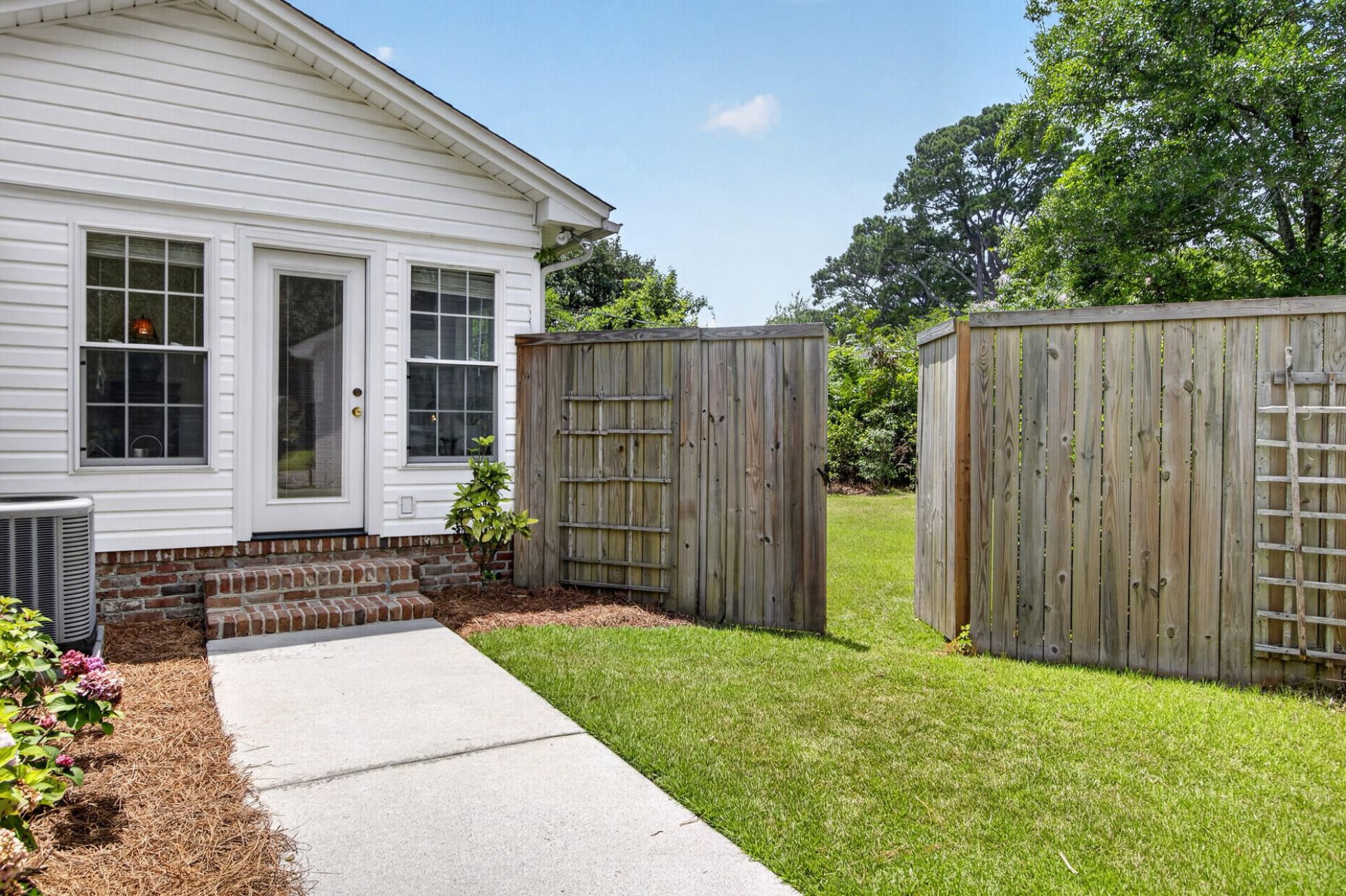 403 Rotherwood Drive Photo 43