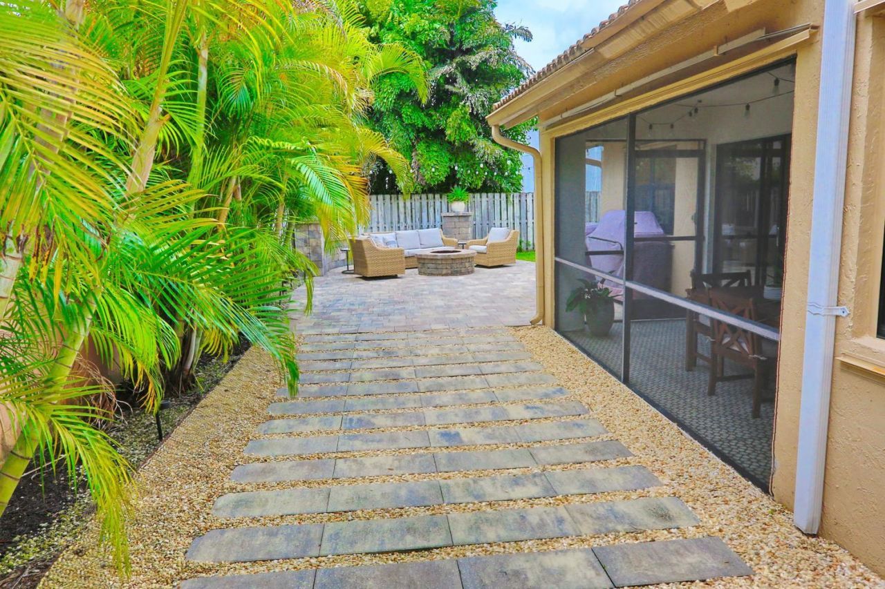 15061 Durham Lane, Davie, FL 33331 Photo